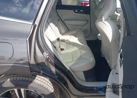 2019 Volvo Xc60 T5 Momentum из США, поврежденный, VIN LYV102RK4KB214452